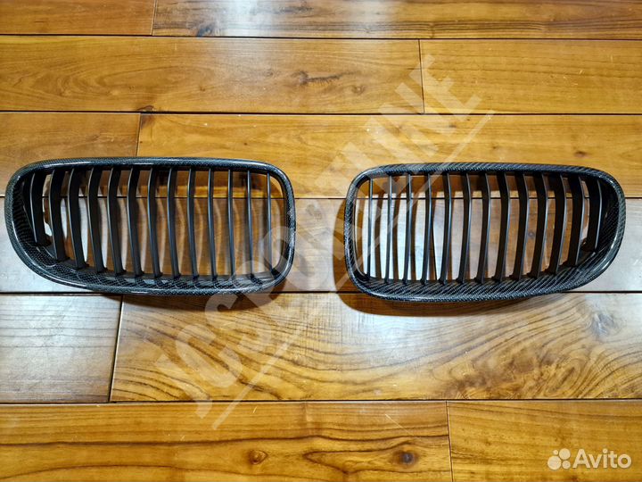 Карбоновая решетка радиатора (ноздри) BMW E92 E93