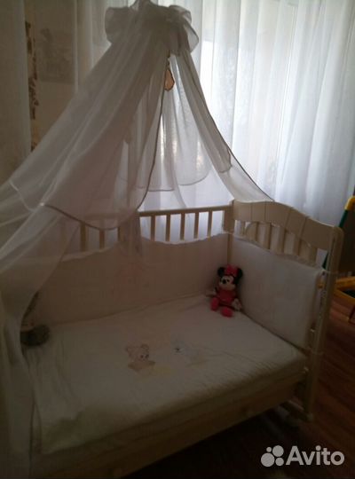 Детская кроватка