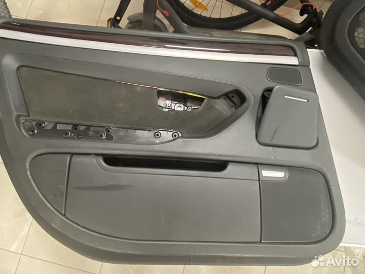 Продаются дверные карты Ауди А8 комплект