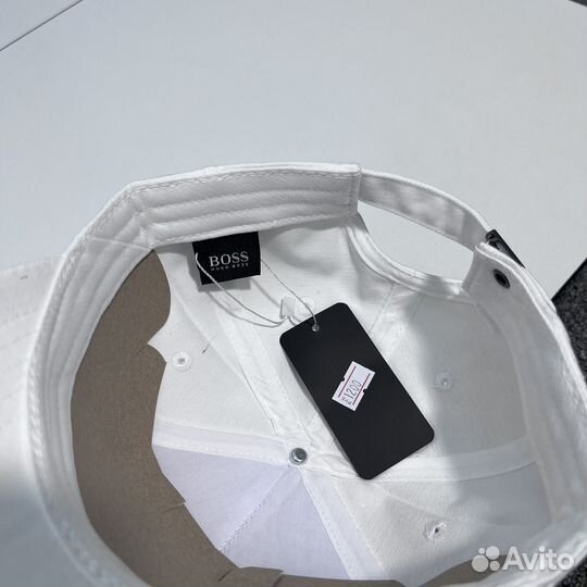 Бейсболка Hugo Boss белая