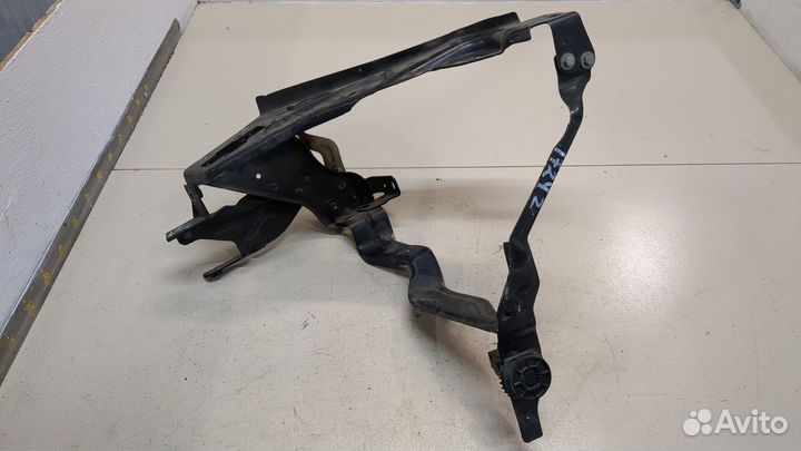 Кронштейн фары левый Mercedes C W204