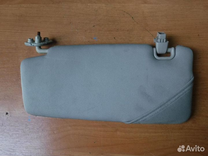 Козырек солнцезащитный Legacy Outback B13