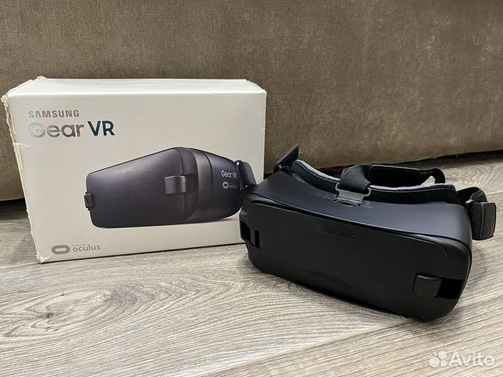 Очки виртуальной реальности Samsung Gear VR
