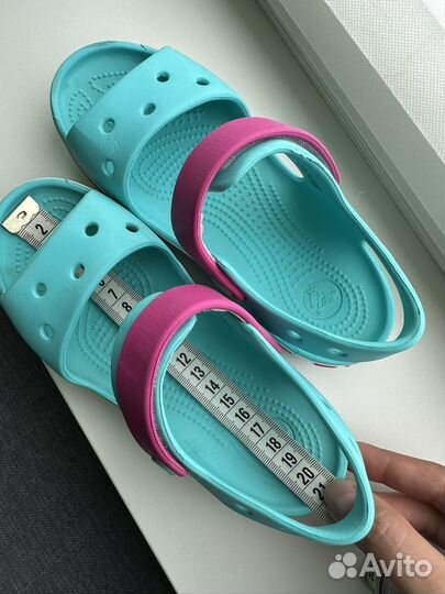 Сандали crocs j2