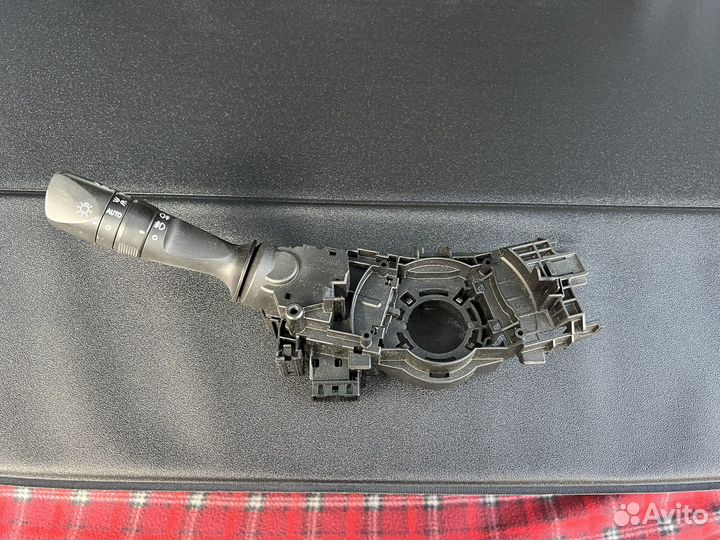 Подрулевой переключатель Toyota Rav 4 XA 40-45