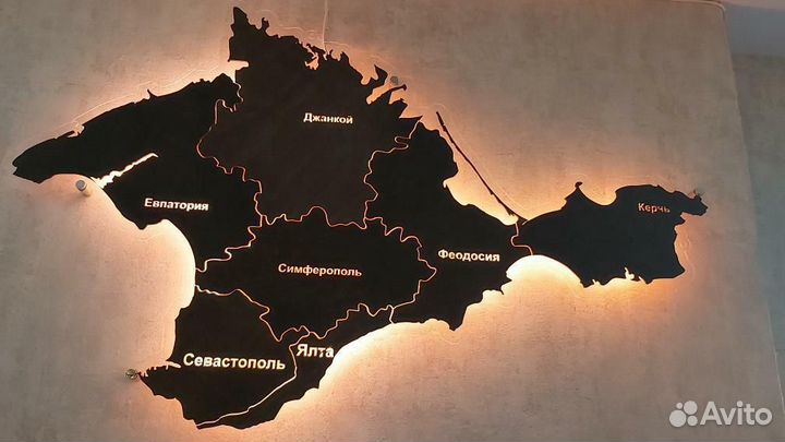 Карта Крыма из дерева