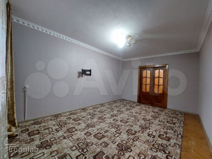 3-к. квартира, 77 м², 1/10 эт.