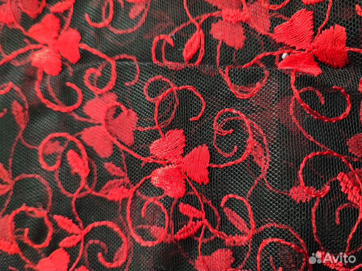 Ткань. Вышивка вискозой по сетке