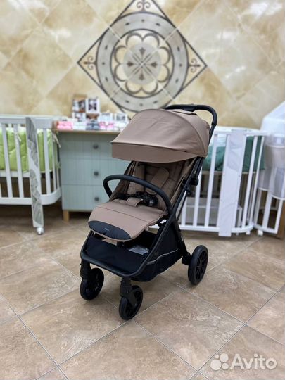 Прогулочная коляска Carrello Nero Melon Beige