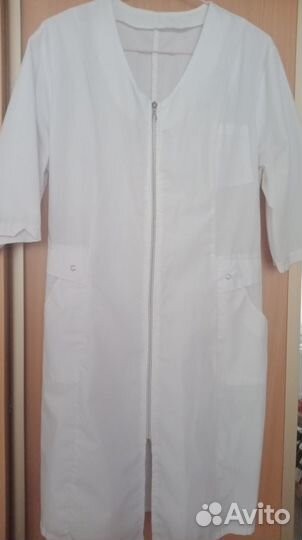 Медицинские халаты,р.42, 5 штук