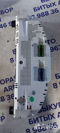 Щиток приборов на Volkswagen Phaeton