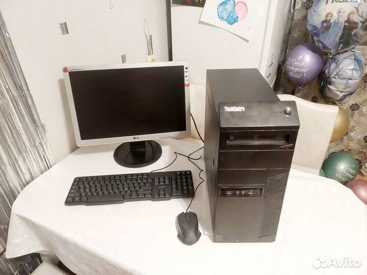 Компьютер в сборе с монитором