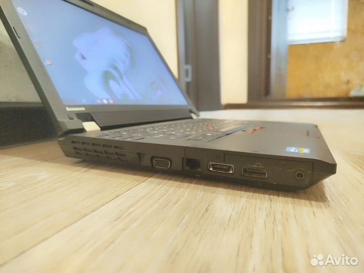 Ноутбук lenovo thinkpad i3/4гб/SSD