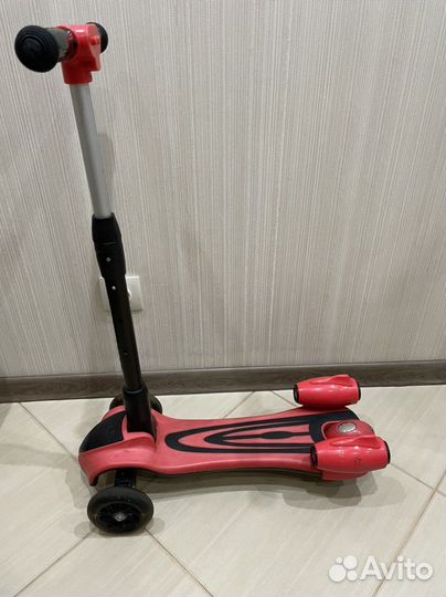 Самокат 3х колесный с музыкой, паром из турбин