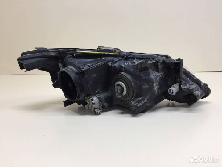 Фара левая Toyota Camry