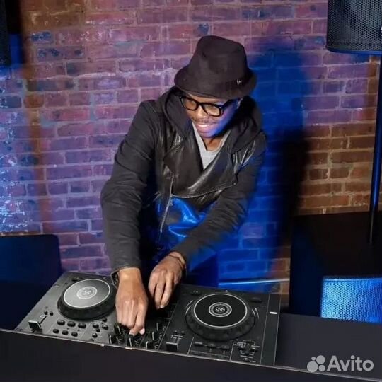 DJ-контроллер Gemini CDM-4000BT