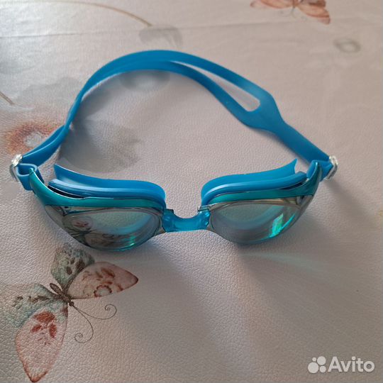 Очки для плавания