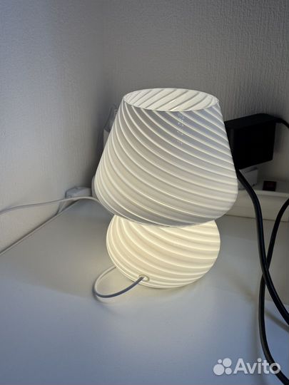 Лампа настольная дизайнерская