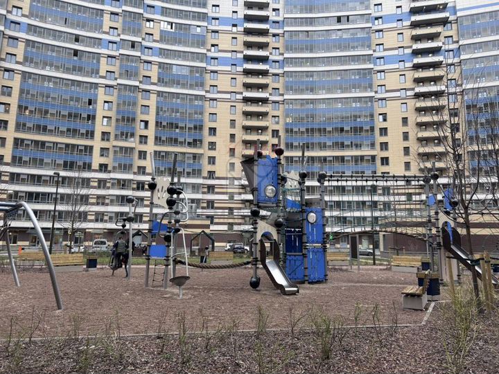 4-к. квартира, 110 м², 12/17 эт.