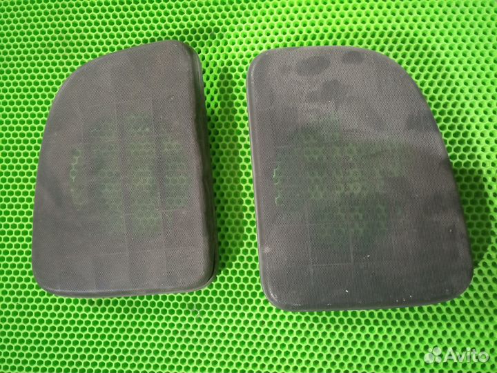 Накладка задних колонок Mitsubishi Carisma