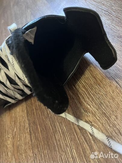 Коньки хоккейные