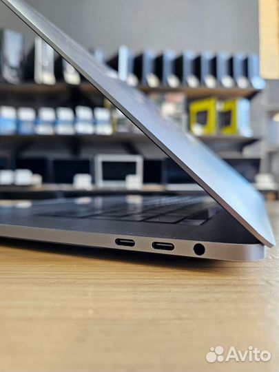 Ноутбук Apple MacBook Pro 15 (2017 года) intel cor