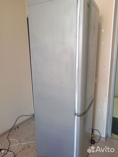 Холодильник hotpoint ariston бу