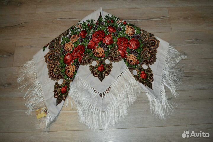 Платок с расцветкой павловопосадский платок