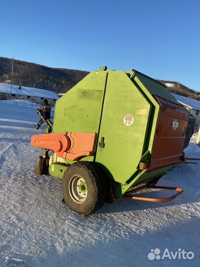 Пресс -подборщик Wolagri Columbia R12