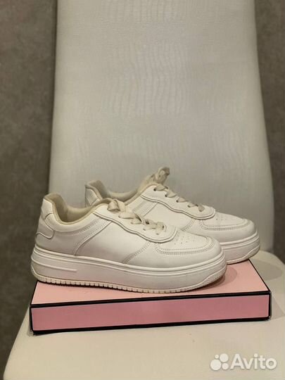 Кроссовки женские 38 размер
