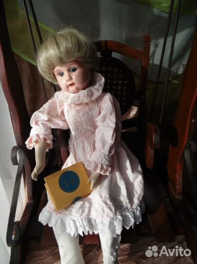 Кукла старая