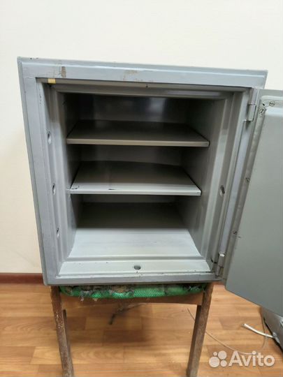 Сейф б/у