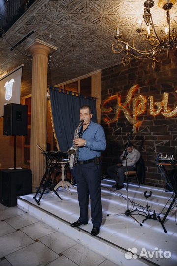 Музыкант певец