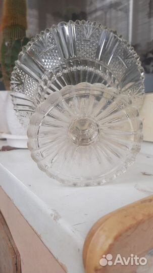 Ваза на ножке стекло старинная