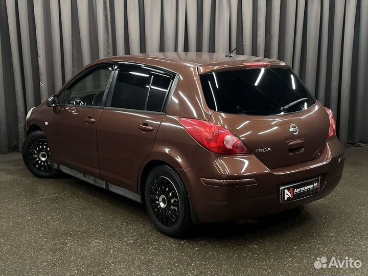 Nissan Tiida 1.6 AT, 2011, 77 300 км