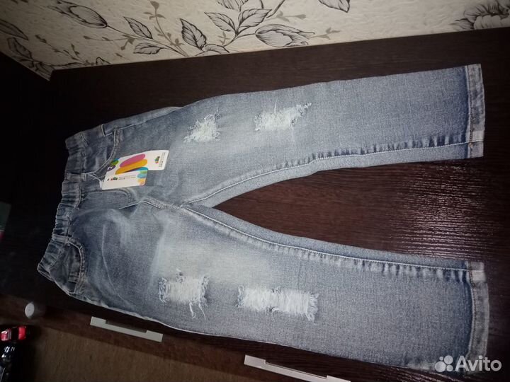 Джинсы на мальчика новые