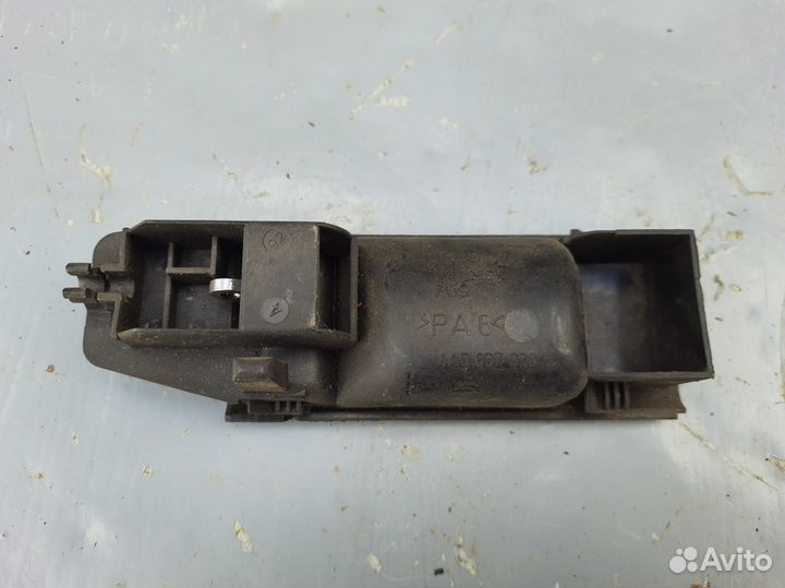 Ручка передней правой двери Ауди 100 с4