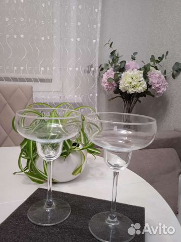 Продаются креманки на тонкой ножке. 6 штук