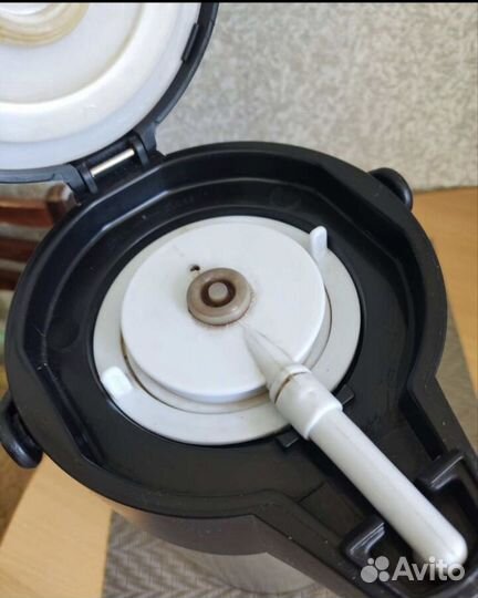 Помповый термос 2 л