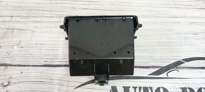 Переходная рамка для магнитолы VW/Skoda 1KO857058A