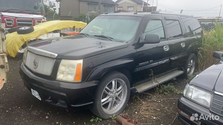 Подкрылок передний правый Cadillac Escalade GMT830