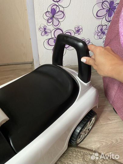 Машинка-каталка Mercedes