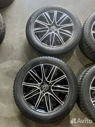 Зимние колеса Toyota 215/55/17