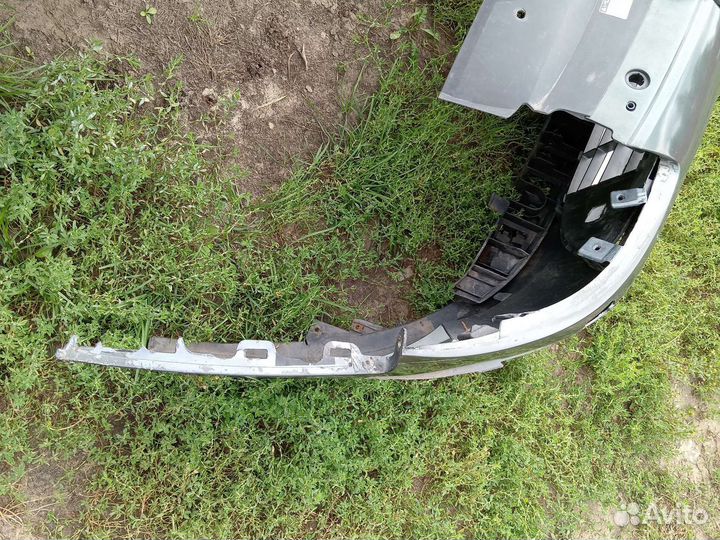 Передний бампер на пежо 407 2.0