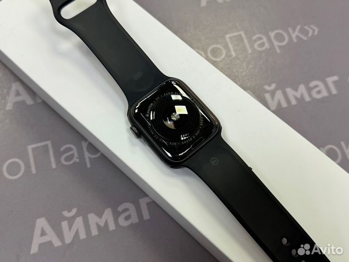 Apple Watch SE 44mm Space Gray