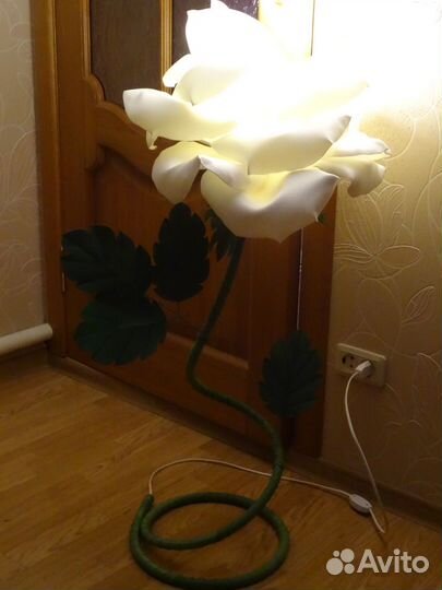 Светильник-роза