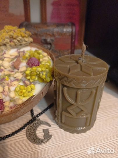 Свечи с русскими рунами