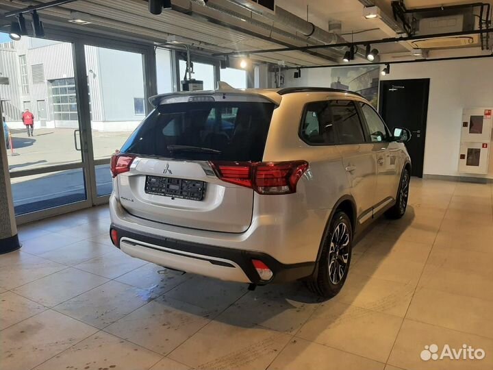 Mitsubishi Outlander 2.0 CVT, 2022