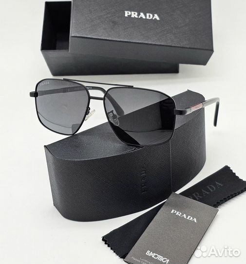 Солнцезащитные очки Prada