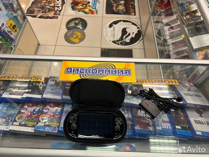 PS vita PCH-1008 С играми (32GB)